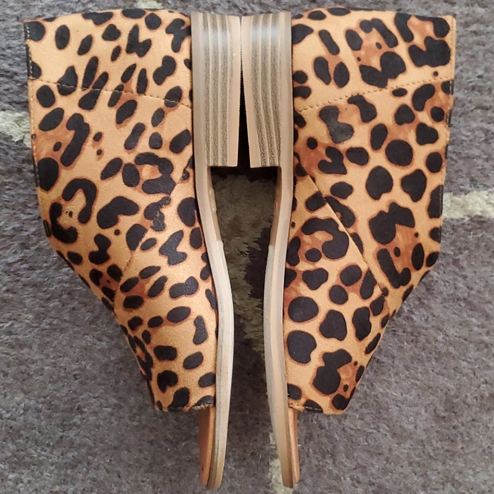 Catherine Malandrino Leopard print sandals - Picture 2 of 5